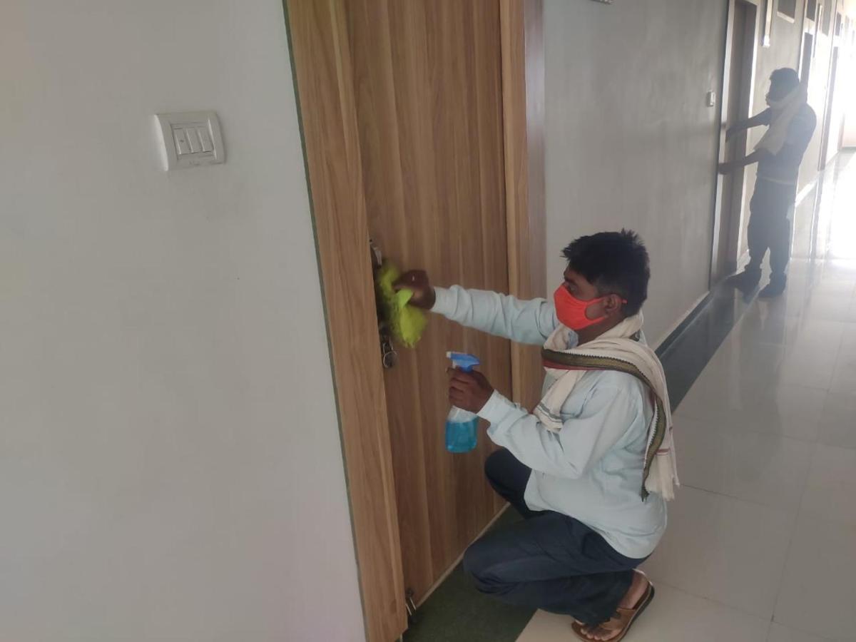 Hotel Parth Sitapur Muafi Exterior photo